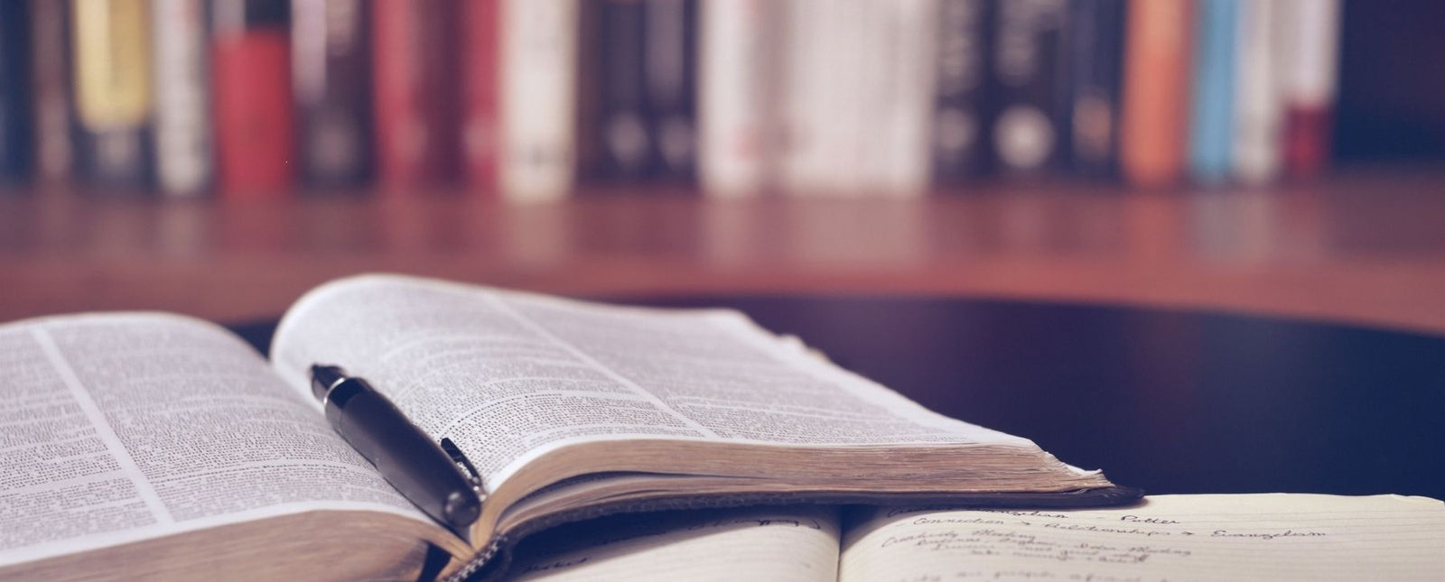 Steel Décor for the Ultimate Study